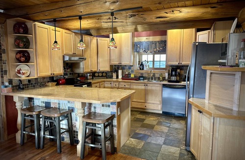 Hill City Cabin | Black Hills GETAWAY- Alpine Prairie Lodge- Beautiful Log Cabin on 8 acres.