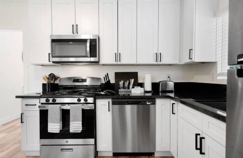 Southeastern Sacramento House | Central 2BR, 1BA & Arcade Crib in the heart of Sac