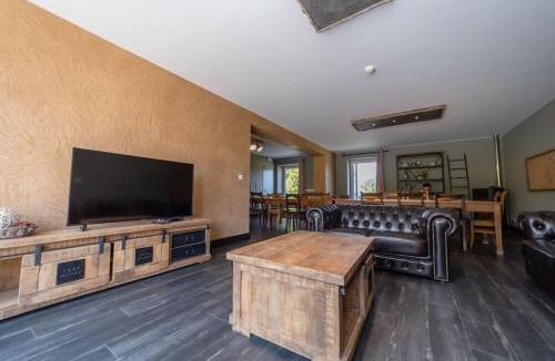 Erezee House | Charming Home in Rural Setting with Sauna