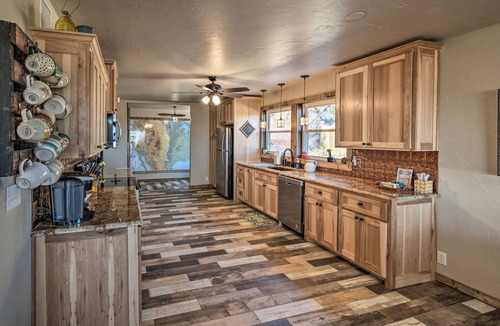 Canyon Cottage | Charming Texas Home w/Stunning Canyon Views!