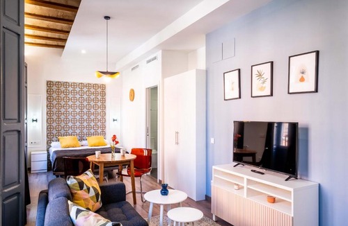 Morvedre Apartment | Classy Studio Apartment with Unique Design