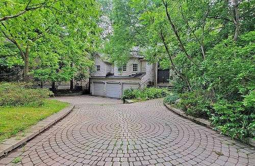 North York House | Don River Villa - Boutique Inn