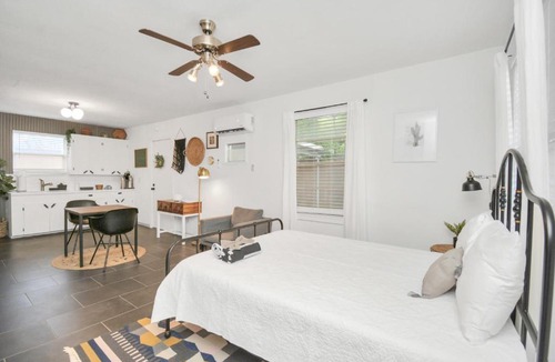 South Central Houston House | Eastwood Studios