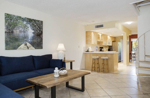 Islamorada Villa | Exec Bay w/heated Pool, Marina, Beach, Pets ok, Tennis/Pickleball