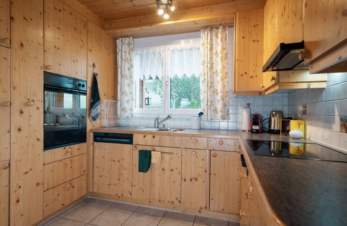 Mitloedi Apartment | "Experience Comfort and Adventure at Ferienhaus Bergblick in Amden!"