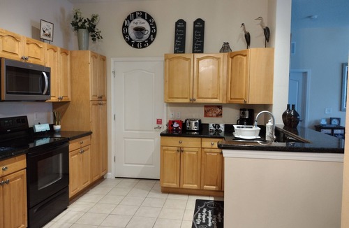 Kissimmee Condo | ⭐ FIVE STAR CONDO! SALE*PREMIER HOST*MINUTES TO DISNEY*GREAT PRICE&LOCATION⭐