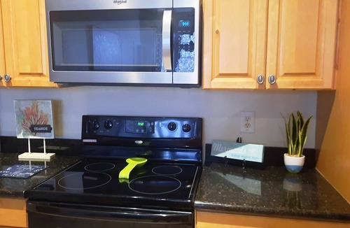 Kissimmee Condo | ⭐ FIVE STAR CONDO! SALE*PREMIER HOST*MINUTES TO DISNEY*GREAT PRICE&LOCATION⭐