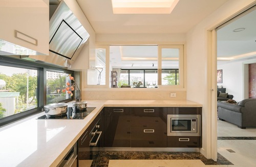 Quang An Apartment | Hi-end 3-bedroom apartment with Lakeview, AC, fitness room in Hanoi