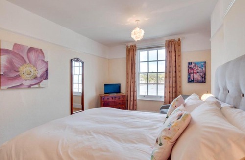 Dartmouth House | Holiday Home Bayards by Interhome