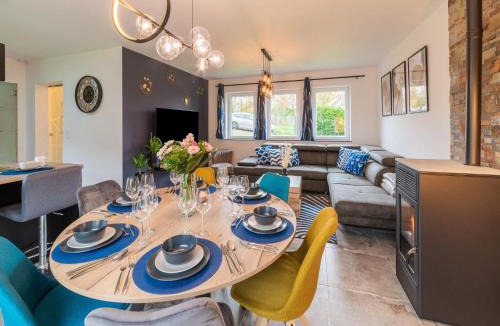 Somme-Leuze House | Holiday home in Noiseux with fenced garden