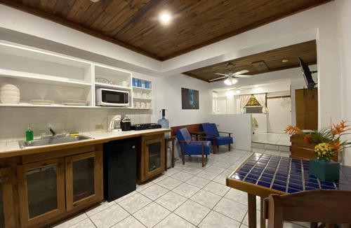 Antoneys Cay Apartment | In the heart of West End, Roatan - Mariposa Lodge - Unit 2