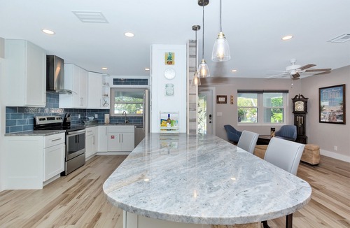 Santa Barbara Estates House | Large 4/3House - 7MIN WALK 2 BEACH!-Tiki, Heated Pool & Bikes Included