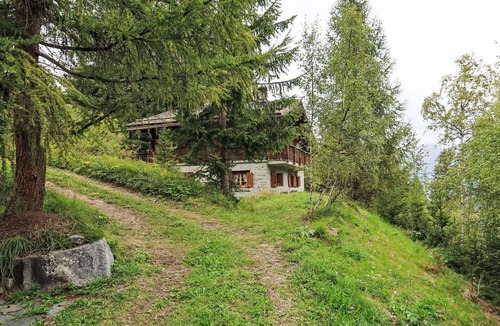 Riom-Parsonz Apartment | Lovely apartment for 6 guests with patio and panoramic view
