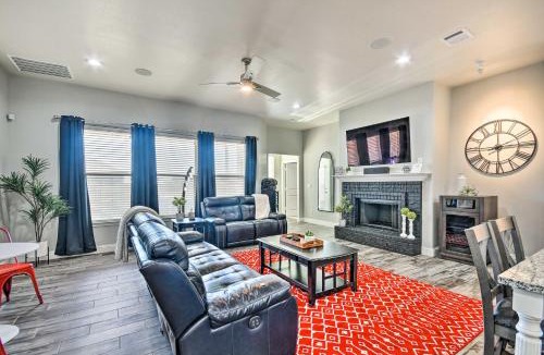 Amarillo House | Modern Amarillo House with Fire Pit and Hot Tub!