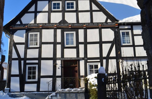 Assinghausen House | NEW Perfect vacation in the "Old Pastorate" Assinghausen - modern in old walls