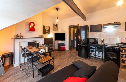 Liege Apartment | Nice apartment in Liège with parking