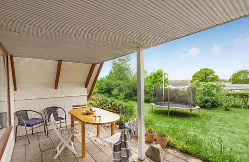 Logstrup House | Nice home in Løgstrup with WiFi