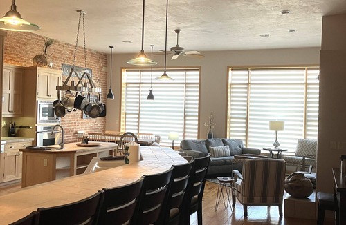 Sturgeon Bay Condo | Overlooking 3rd Avenue - Sturgeon Bay Door County Condo
