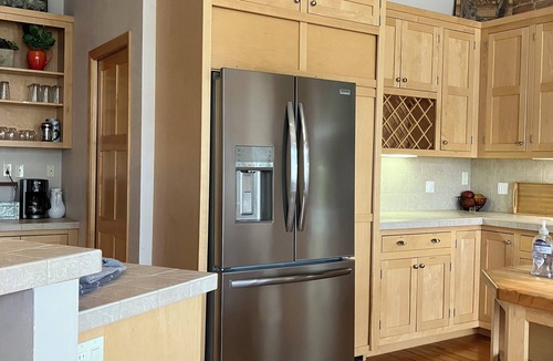 Sturgeon Bay Condo | Overlooking 3rd Avenue - Sturgeon Bay Door County Condo