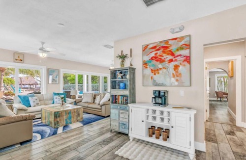 Marathon House | Paradise Point -Pet friendly Oceanfront Luxury with Pool/Dock/outdoor kitchen.