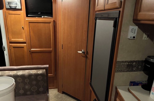 Alpine House | Peaceful off grid RV minutes from Big Bend