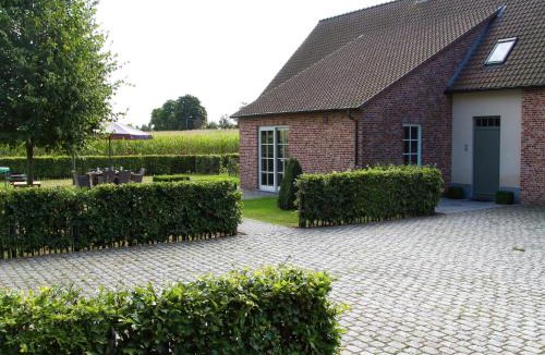 Peer Villa | Peer Villa with Garden
