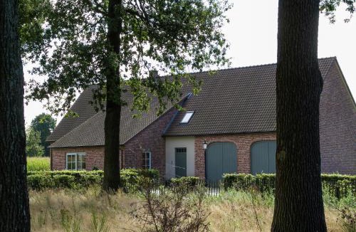Peer Villa | Peer Villa with Garden