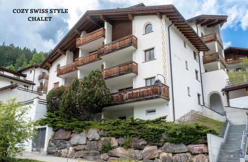 Salouf Apartment | Pool & Sauna Wellness Charming Swiss style chalet!