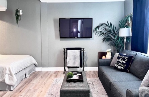 Pembroke Pines Resort | Private room ∙ 2 guests