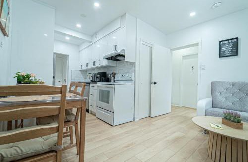 Bathurst Manor House | Quiet & Comfortable Double Private Room, Free Parking