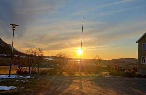 Fraena Cabin | Rødseth gårdsovernatting Hytter