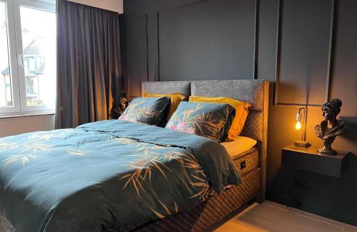 Lommel Apartment | Red cross street