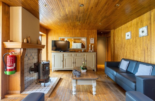Grote-Brogel House | Rural group home with garden and garage