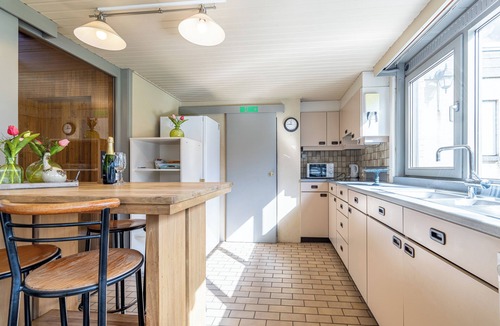 Grote-Brogel House | Rural holiday home with large garden