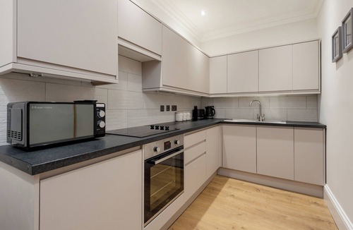 Edinburgh Apartment | Spectacular City Centre Apartment. Sleeps up to 4. Brand New!