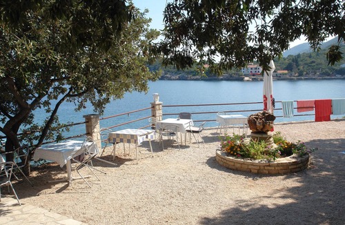 Pokrivenik Apartment | Studio flat near beach Cove Pokrivenik, Hvar (AS-10427-a)