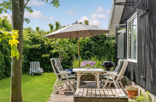 Bog By House | Stunning home in Bogø By with kitchen