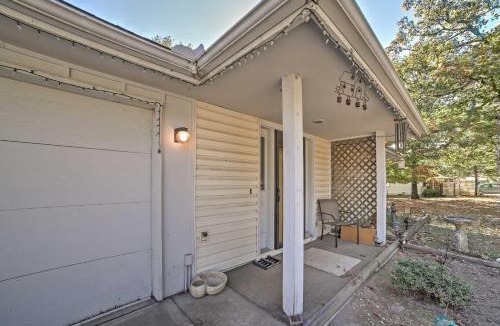 Scraper House | Tahlequah Duplex with Screened-in Porch and Fire Pit!