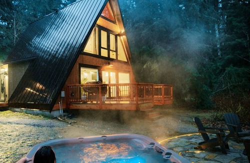 Index Cabin | The Adventure Frame- Hot Tub + Sauna + Cold Plunge