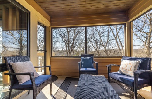 The Galena Territory Condo | The Cozy Lake Stay You've been Craving - Fireplace, Comfy Beds & Quiet!