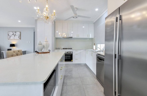 Coconut Grove House | The OC Home: Centrally Located, Home Away Home