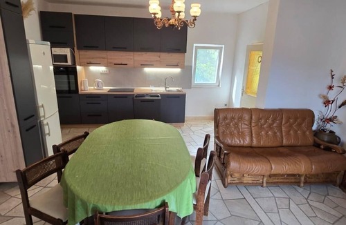 Mirce Apartment | Three bedroom apartment with terrace Mirca, Brač (A-5655-a)