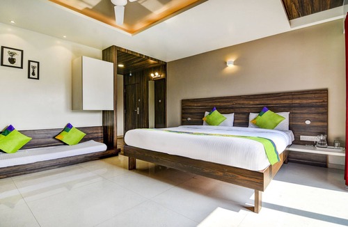 Kolhapur Hotel | Treebo Shree Sai Suites - 2km from Mahalaxmi Temple