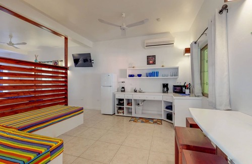 Caye Caulker House | Two open, tropical studios w/WiFi, partial AC & great location near the beach
