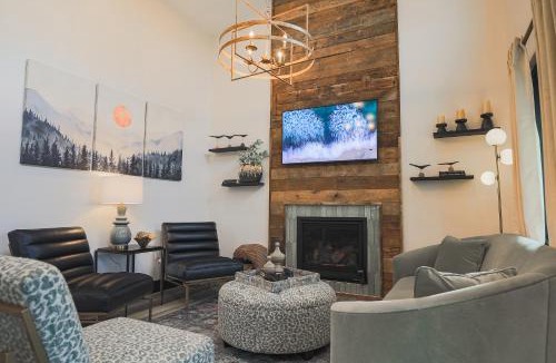 Timberline House | Valley View Resort Cabin #4, 2-Bed, Modern-Luxury with Hot Tub in Canaan Valley, WV