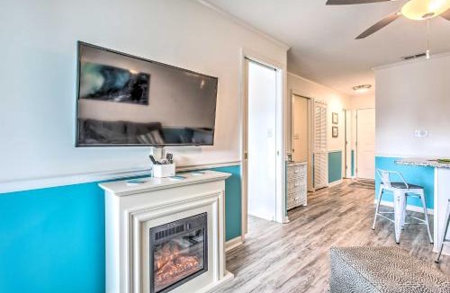Surfside Beach Apartment | Walk to Ocean Surfside Beach Condo with Pool Access