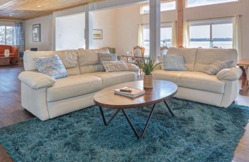 Bloomfield House | Westlake Consecon Cottage