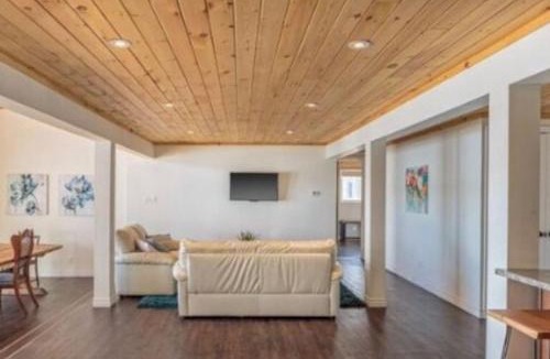 Bloomfield House | Westlake Consecon Cottage