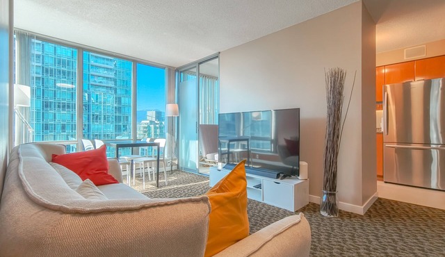 (50% OFF) Perfectly Located Condo for Exploring DT Vancouver | Walk to Robson St