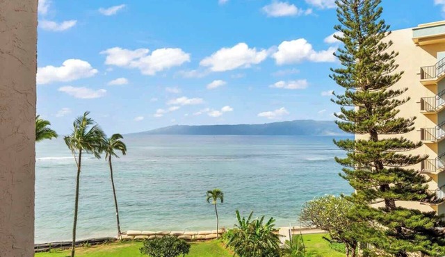 5th floor Oceanview studio, AC, resort amenities, walk to shops, dining, & beach